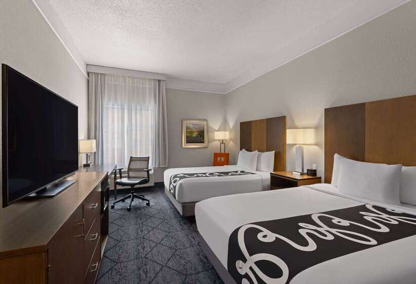 هتل La Quinta Inn And Suites By Wyndham At Watiki Waterpark