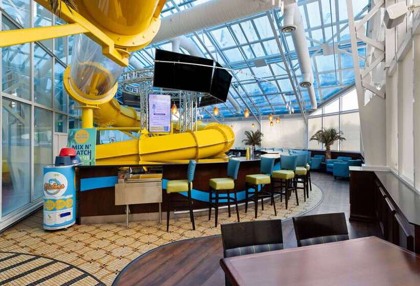 هتل La Quinta Inn And Suites By Wyndham At Watiki Waterpark