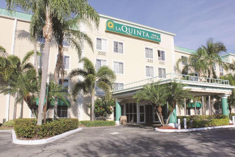 Отель La Quinta Inn & Suites By Wyndham Sawgrass