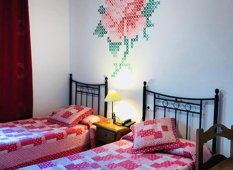هتل Las Rosas