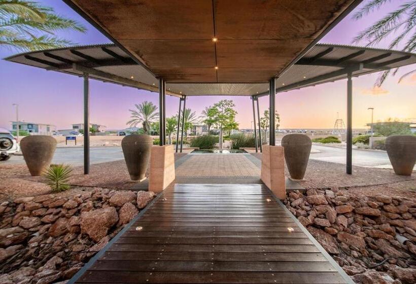 هتل Mantarays Ningaloo Beach Resort