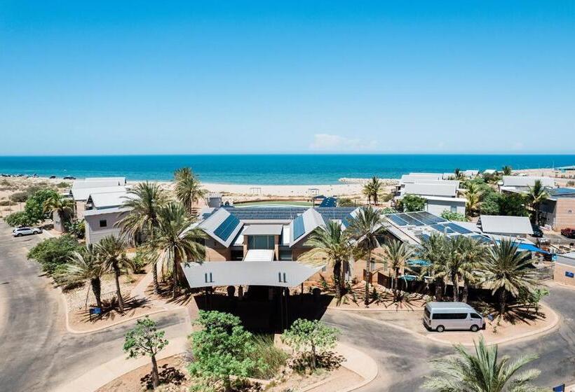 هتل Mantarays Ningaloo Beach Resort