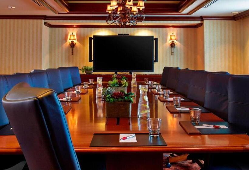 فندق Renaissance Shoals Resort And Spa