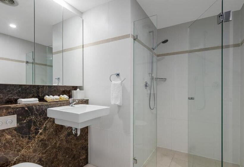 هتل Meriton Suites World Tower, Sydney