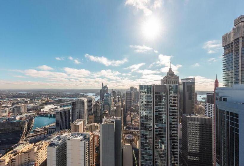 هتل Meriton Suites World Tower, Sydney