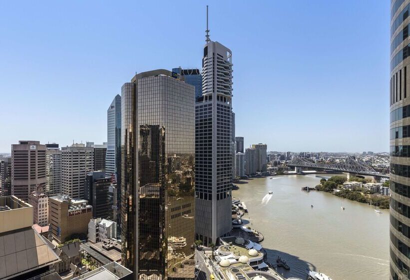 هتل Oaks Brisbane On Felix Suites