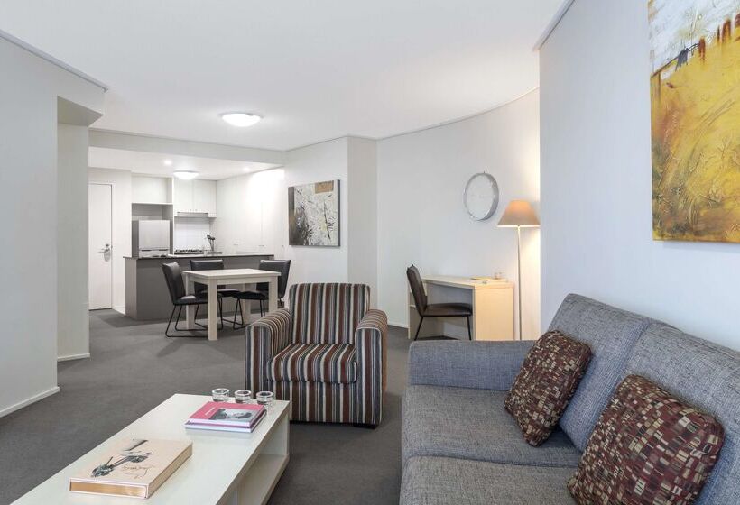 هتل Oaks Brisbane On Felix Suites