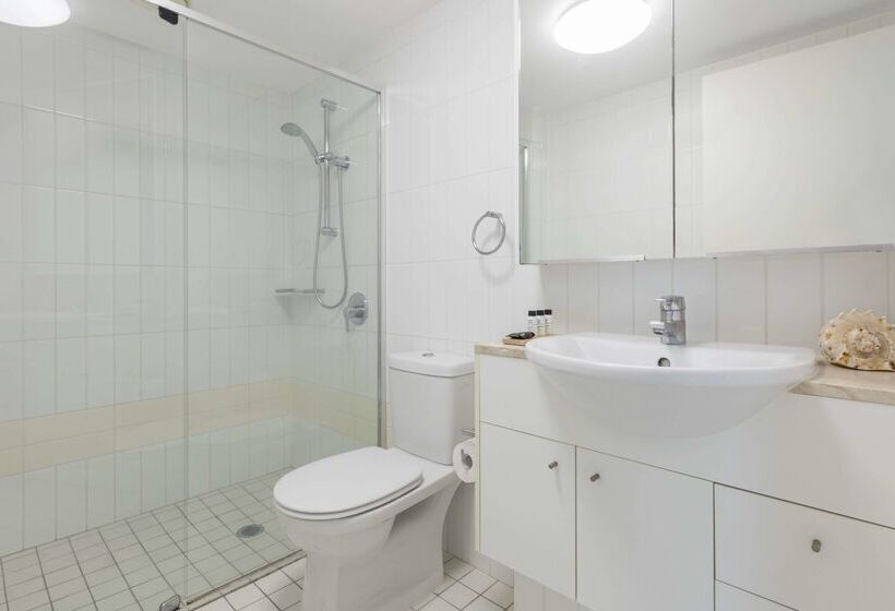 هتل Oaks Brisbane On Felix Suites