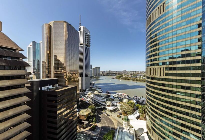 هتل Oaks Brisbane On Felix Suites