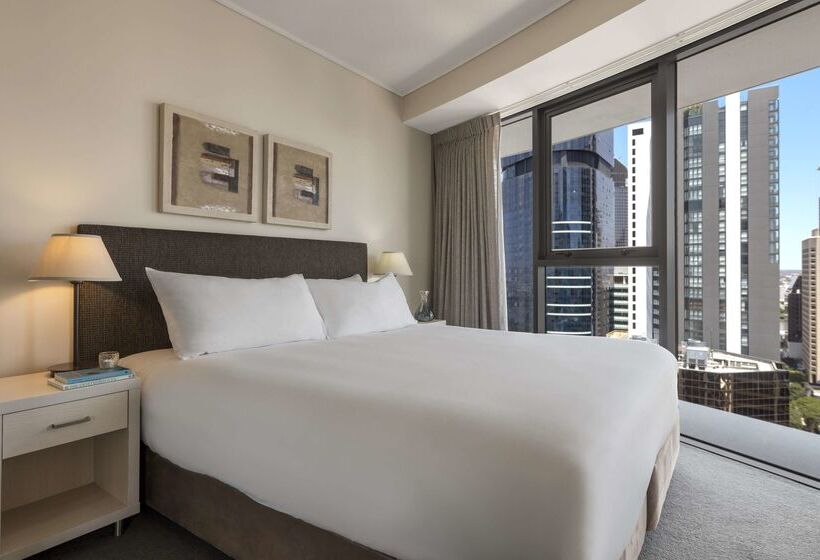 هتل Oaks Brisbane On Felix Suites