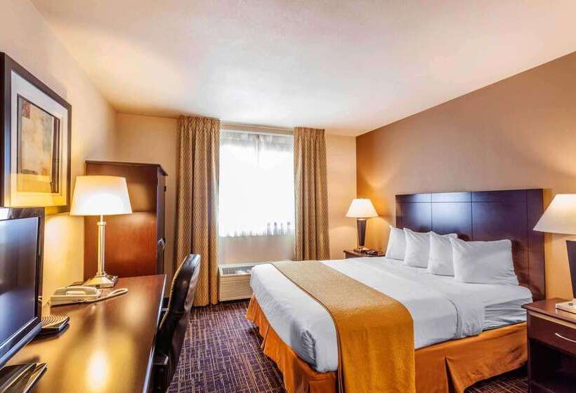 هتل Quality Inn Near Seattle Premium Outlets
