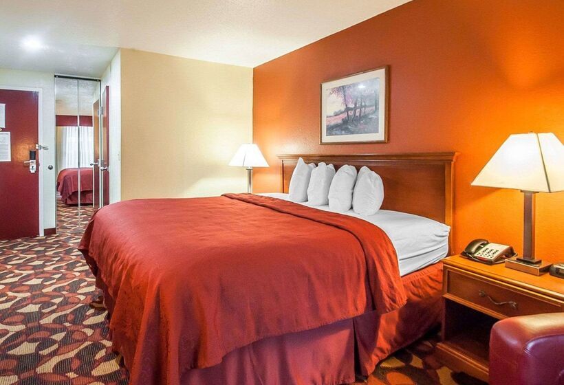 בית מלון כפרי Quality Inn & Suites Kansas City I435n Near Sports Complex