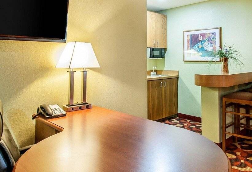 هتل Quality Inn & Suites Kansas City I435n Near Sports Complex