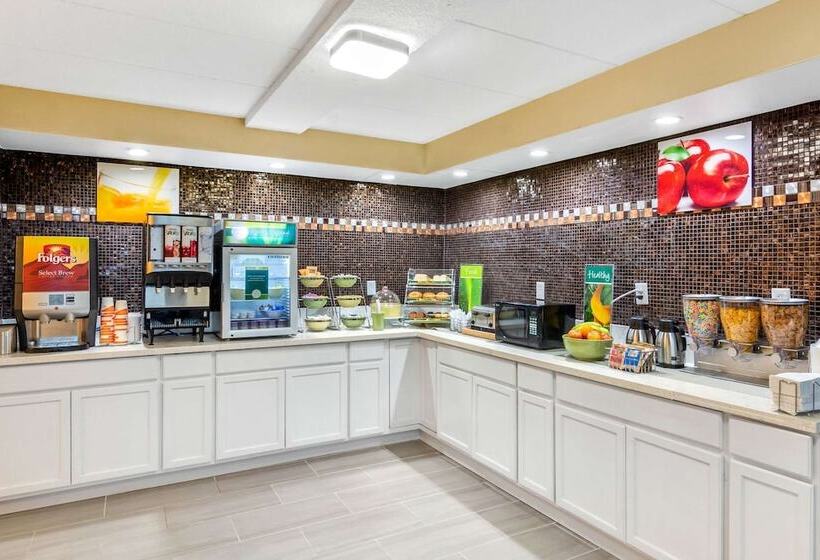 ホテル Quality Inn & Suites