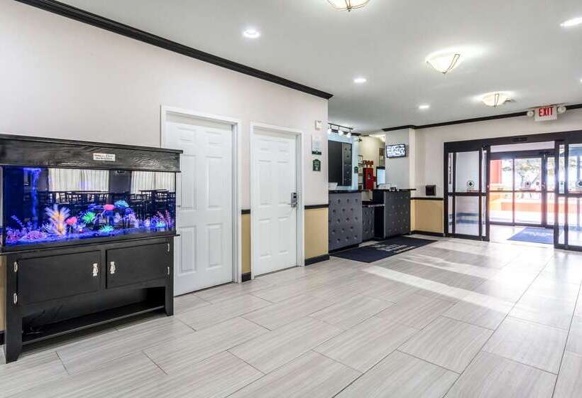 هتل Quality Inn & Suites Seaworld North