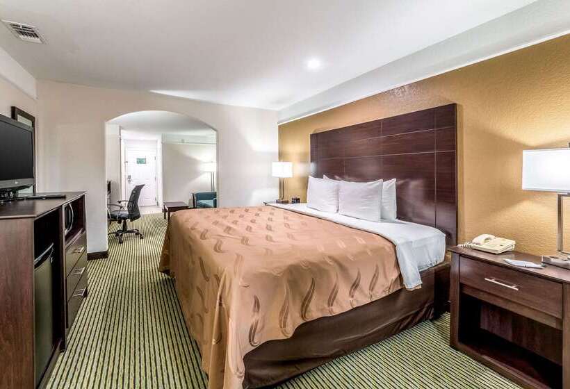 هتل Quality Inn & Suites Seaworld North