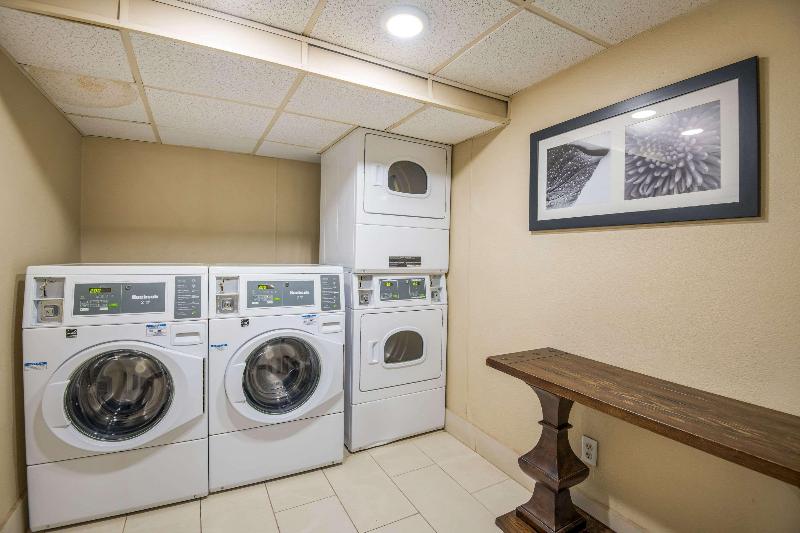 هتل Quality Inn