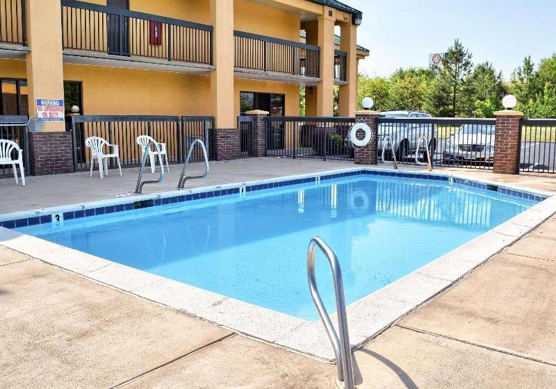 בית מלון כפרי Quality Inn Thornburg