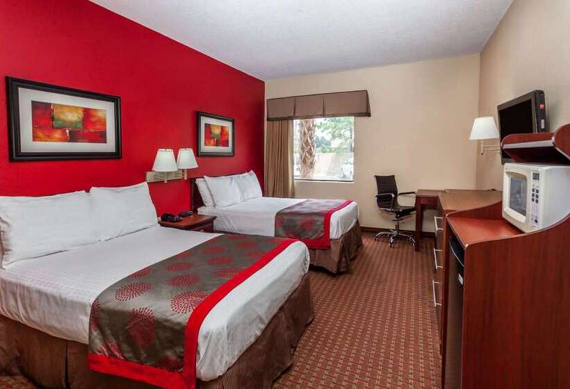 فندق Ramada By Wyndham Locust Grove