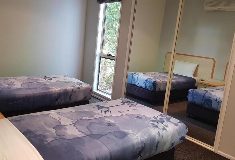 酒店 Red Bridge Motor Inn