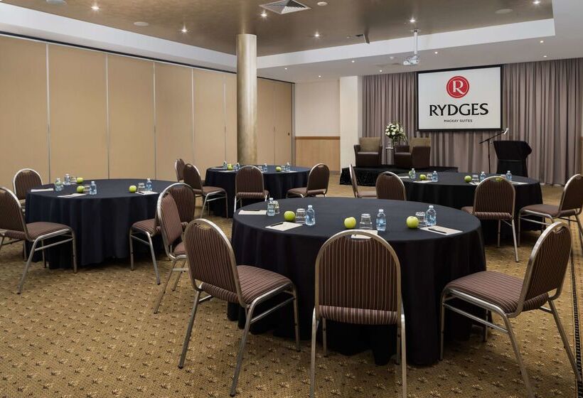 בית מלון כפרי Rydges Mackay Suites
