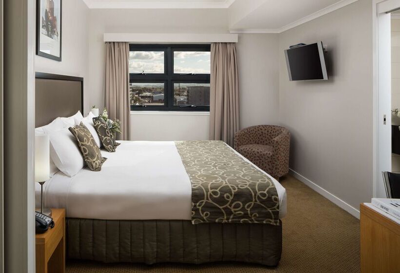 בית מלון כפרי Rydges Mackay Suites