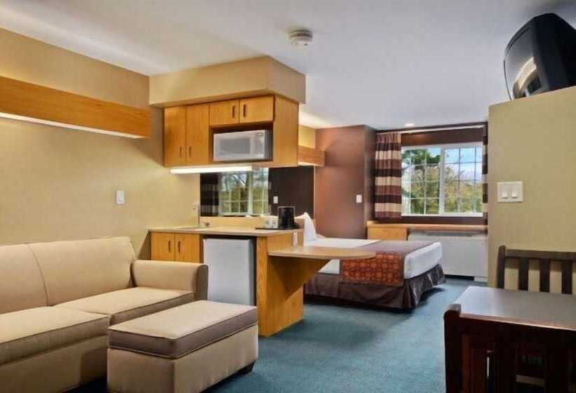 فندق Stay Beyond Inn & Suites