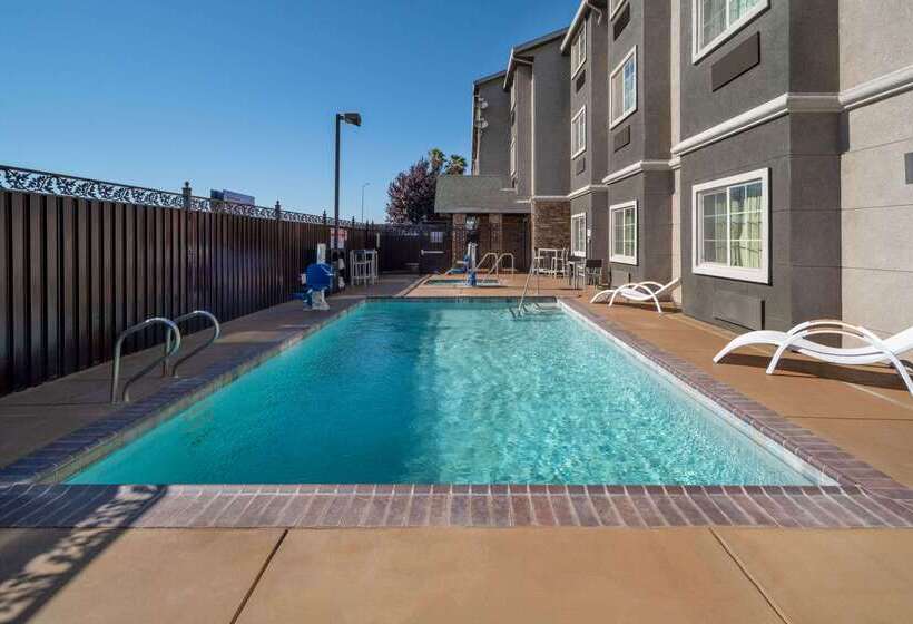 Microtel Inn & Suites By Wyndham Tracy