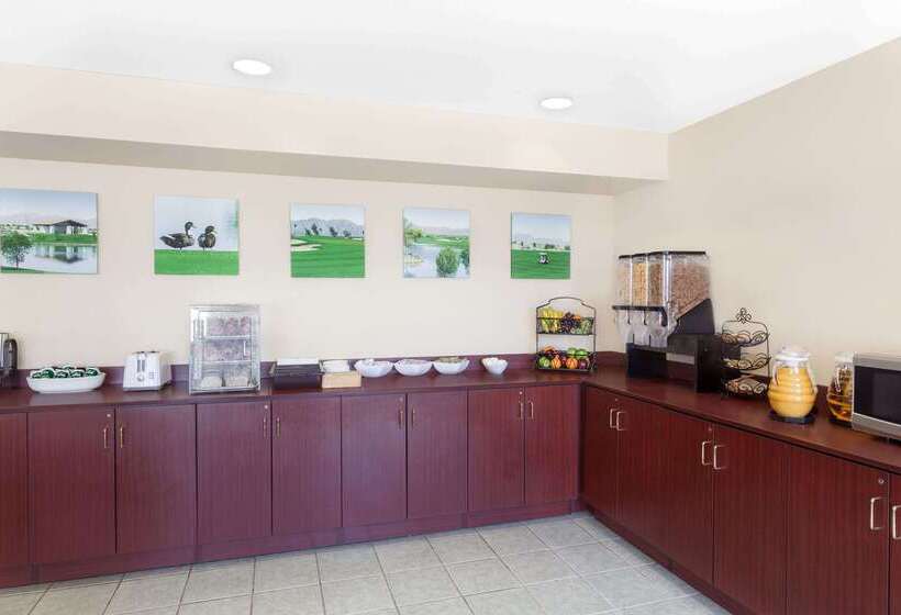 Microtel Inn & Suites By Wyndham Wellton