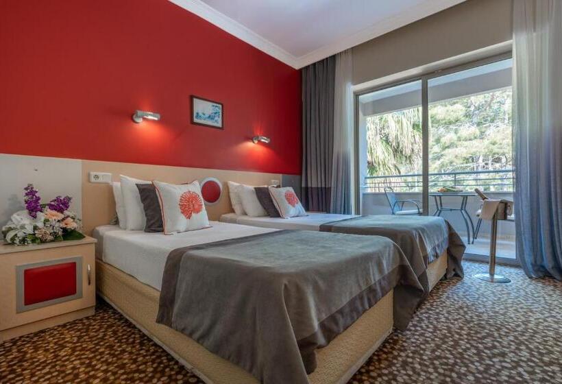 استراحتگاه Grand Viking Hotel   All Inclusive
