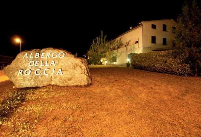 فندق Albergo Della Roccia