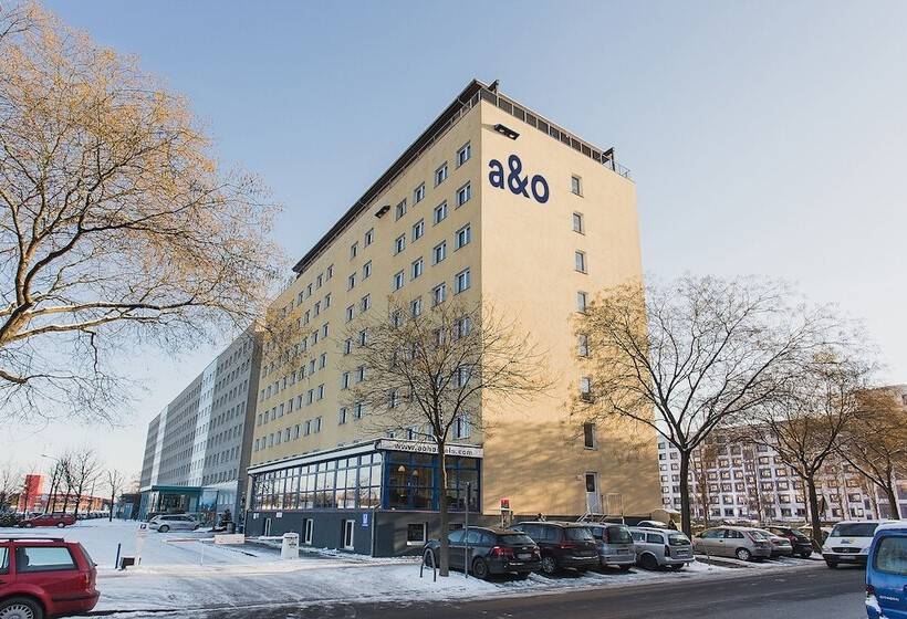 هتل a&o Dresden Hauptbahnhof