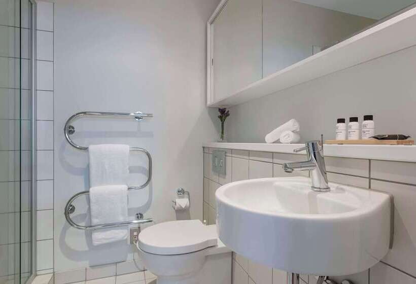 בית מלון כפרי Auckland Harbour Suites