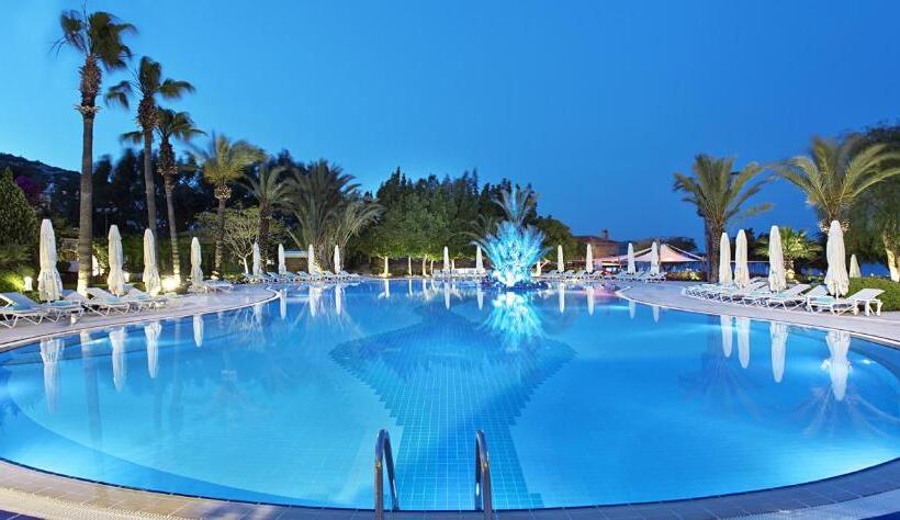 هتل Divan Bodrum Palmira