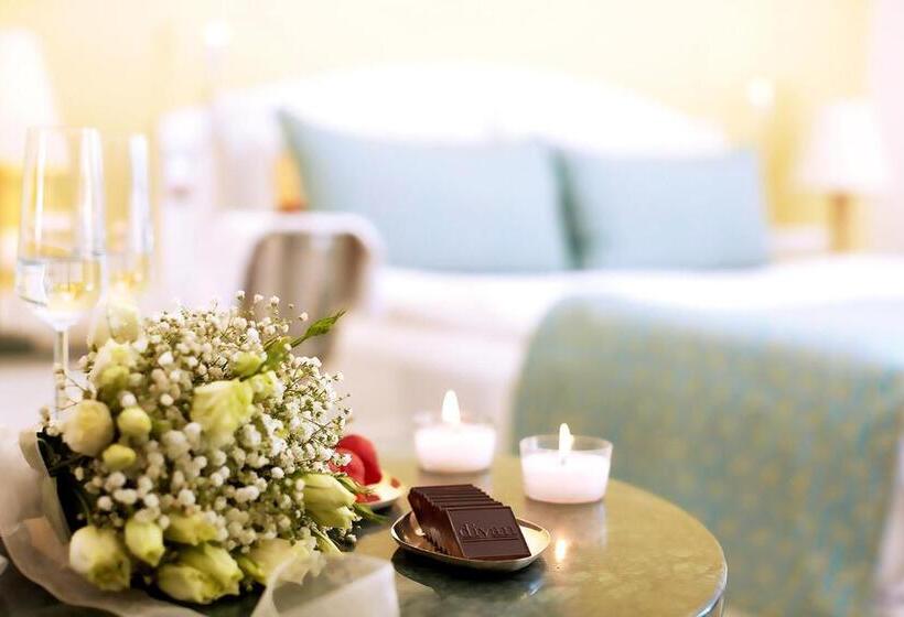 هتل Divan Bodrum Palmira