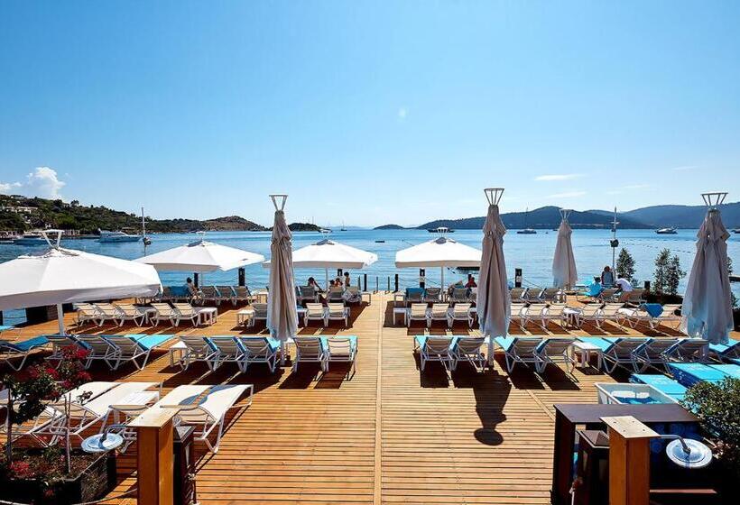 هتل Divan Bodrum Palmira