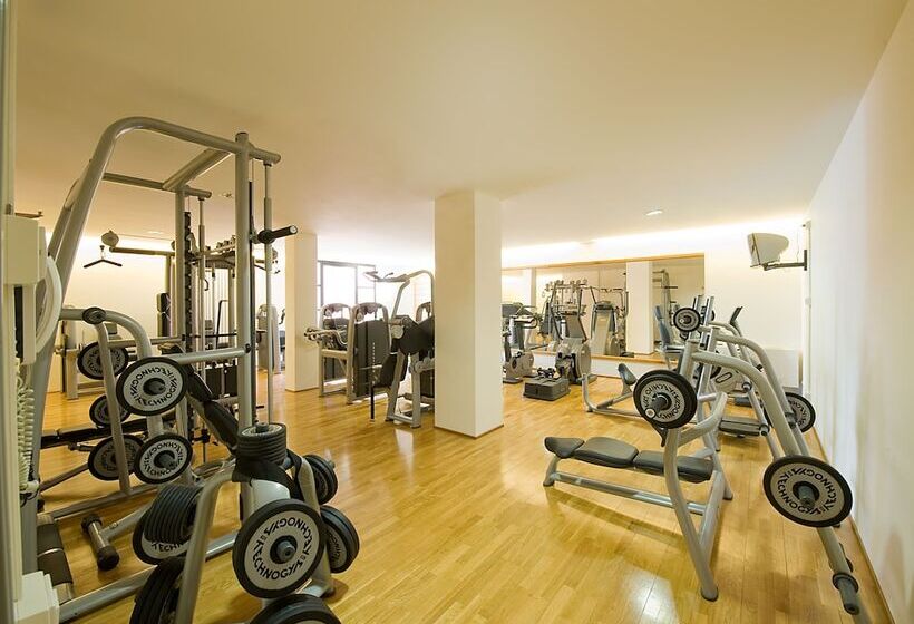 هتل La Reggia Sporting Center