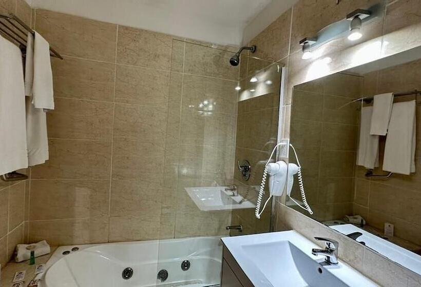 هتل Punta Del Este Shelton