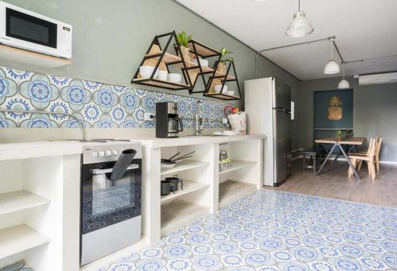 Fotos del hotel Selina Palermo:  26