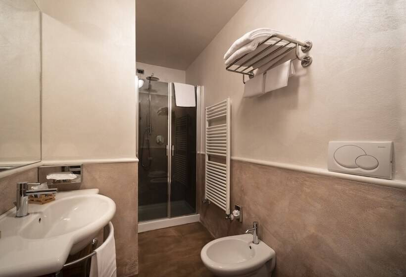 Fotos del hotel Solo Experience:  11