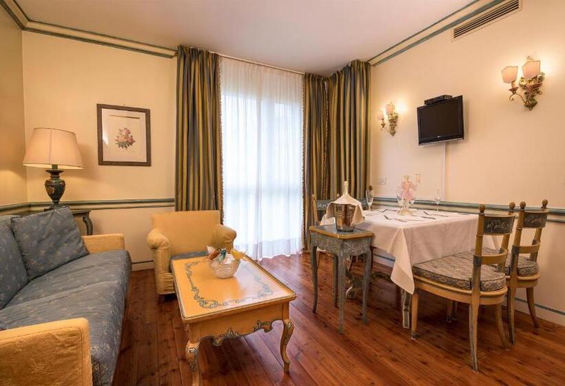 اقامتگاه Db Villas Le Ville Del Lido Resort