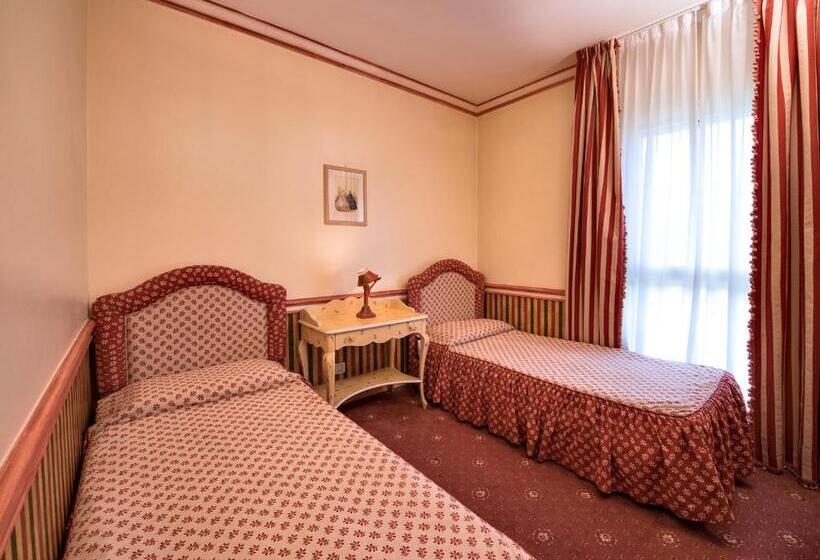 اقامتگاه Db Villas Le Ville Del Lido Resort