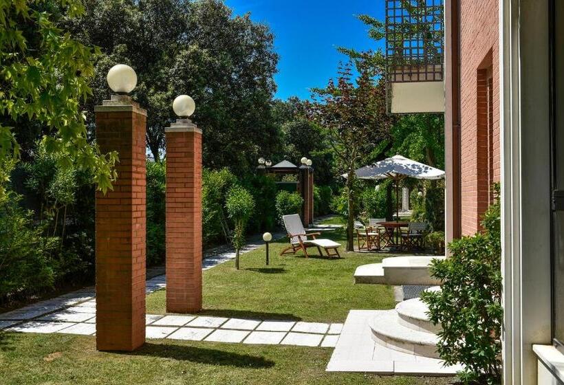 اقامتگاه Db Villas Le Ville Del Lido Resort