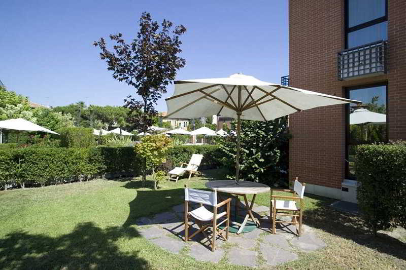 اقامتگاه Db Villas Le Ville Del Lido Resort