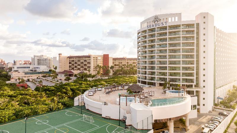 Seadust Cancun Family Resort  All Inclusive