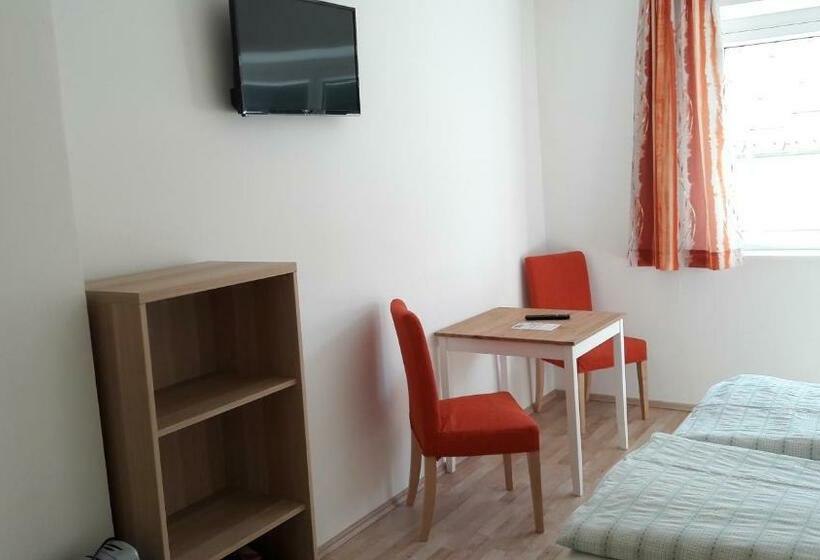 ユースホステル Fischgasthof Aumüller