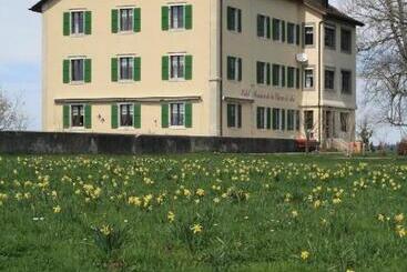 هتل Hôtel De La Chaux D Abel