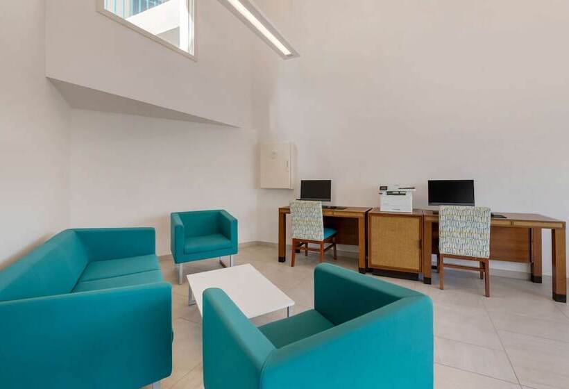 استراحتگاه Hilton Vacation Club Royal Palm St. Maarten