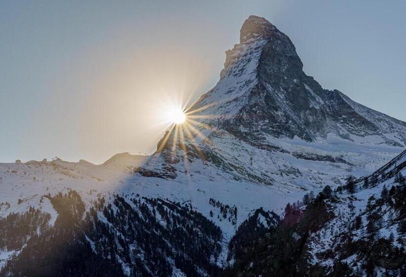 هتل Alpenroyal