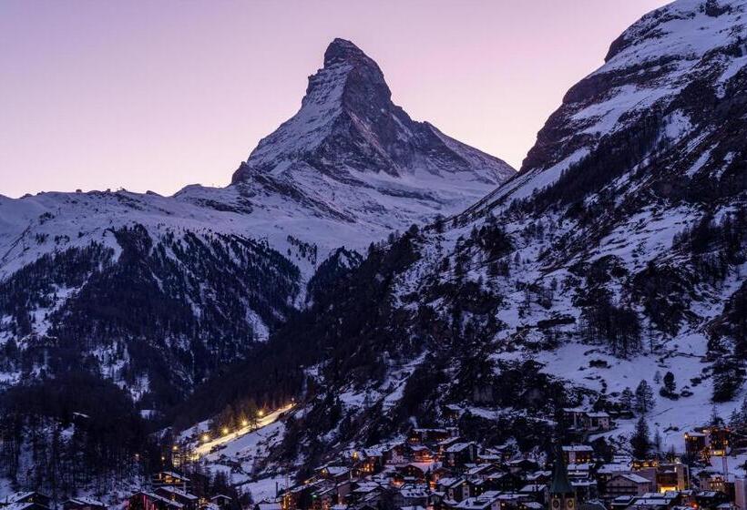 هتل Alpenroyal